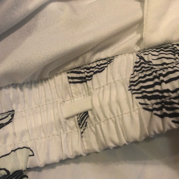 Athleta Running Short - Picture 5 of 9